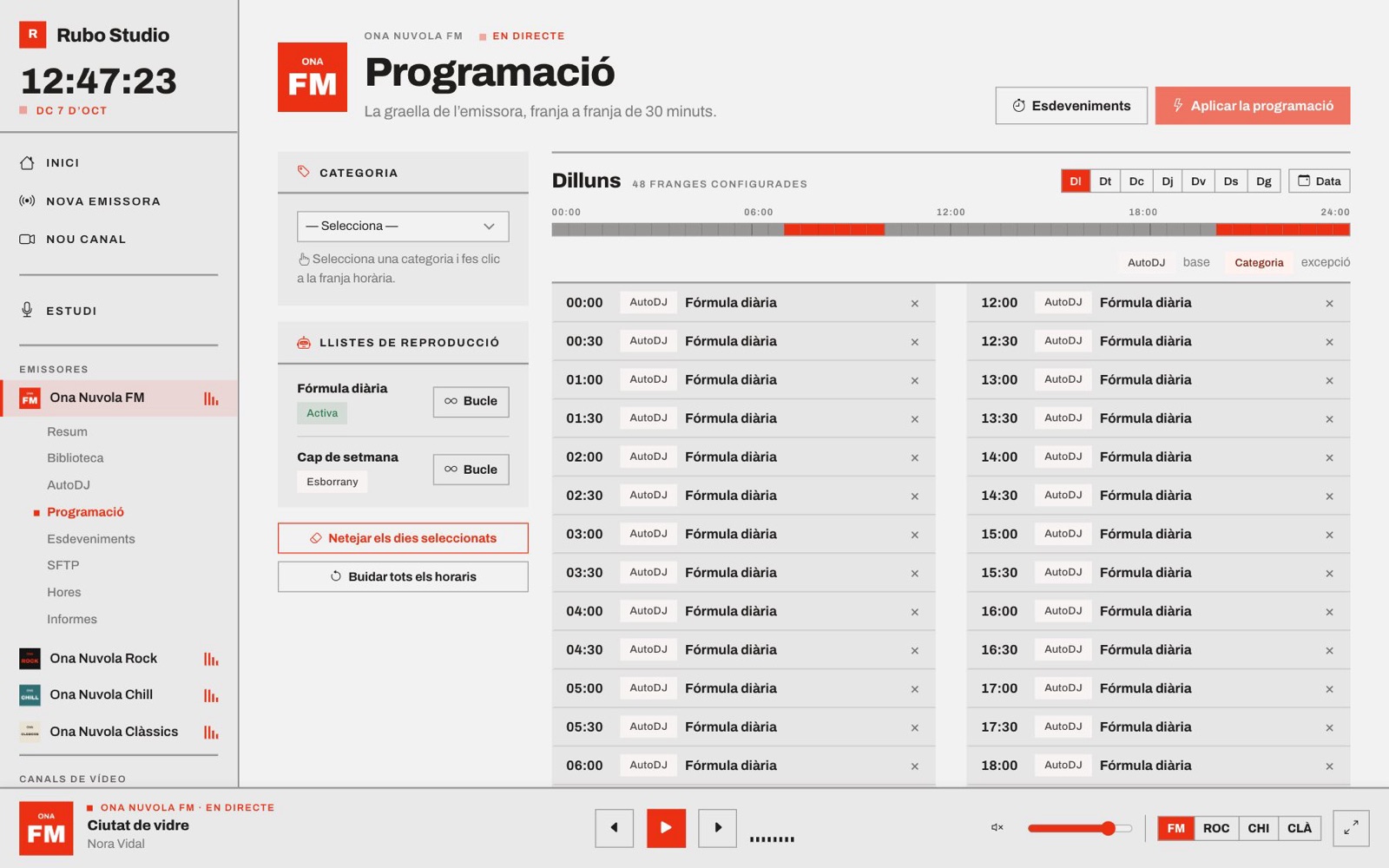 Graella setmanal de programació per franges de 30 minuts